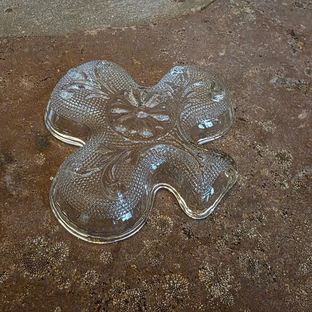 Vtg Clear Pressed Indiana Glass Club Shamrock Trinket Dish Floral Embossed 4